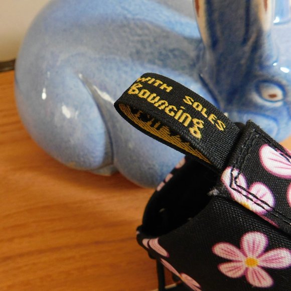 Dr Doc Martens Page Meadow pink cherry blossom floral canvas festival boots NWOT - Picture 8 of 16
